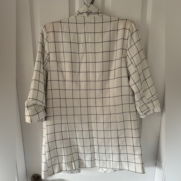 Check me out white and black blazer - Picture 2 of 3